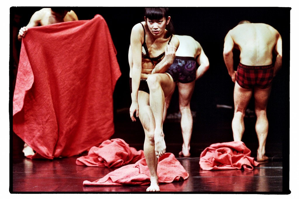 第26屆澳門藝術節 －《斷章取“藝”－獻給碧娜》比利時當代舞團（比利時）  (相片由澳門文化局提供)